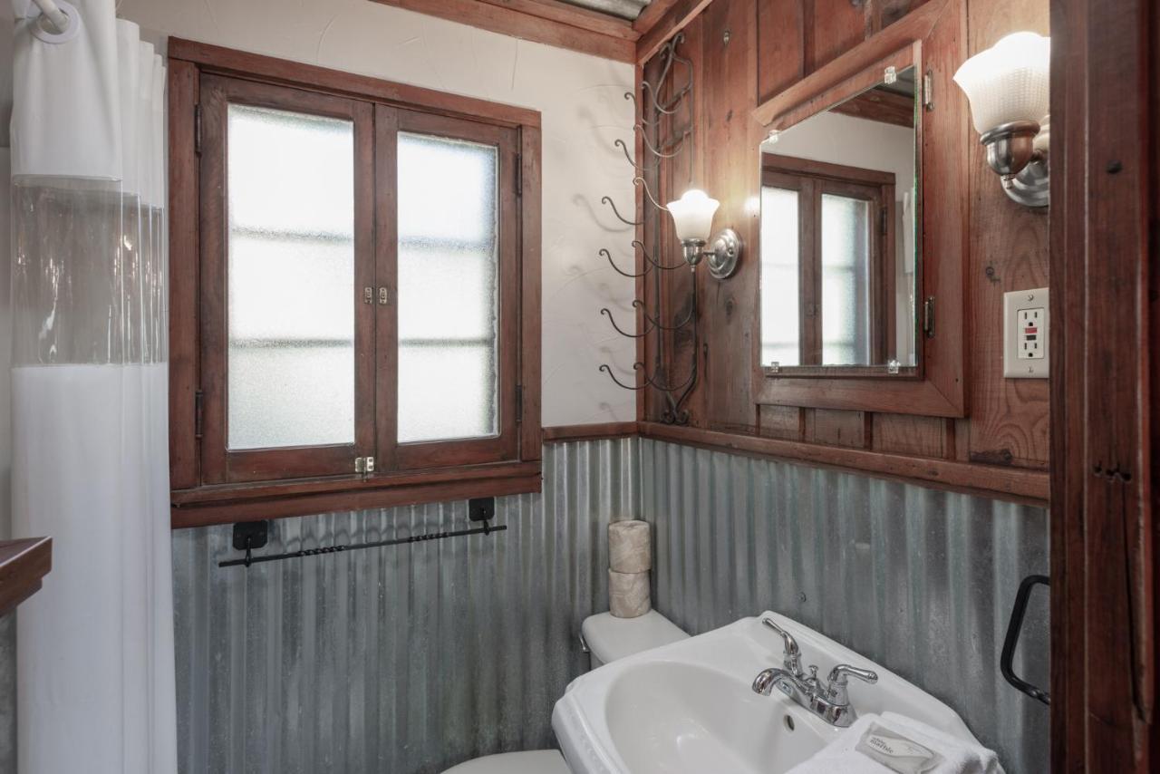 רואידוסו Cozy Cabin, 2 Bedrooms, Fireplace, Midtown, Sleeps 5 מראה חיצוני תמונה